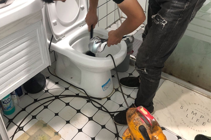 皇姑疏通下水道